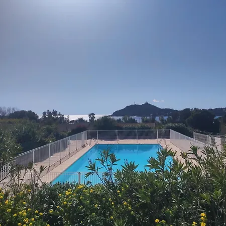 Joli Avec Jardin Dans Avec Piscines Lejlighed