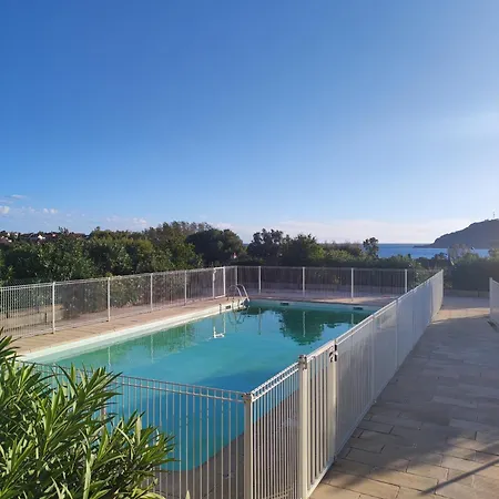 Joli Avec Jardin Dans Avec Piscines Lejlighed *